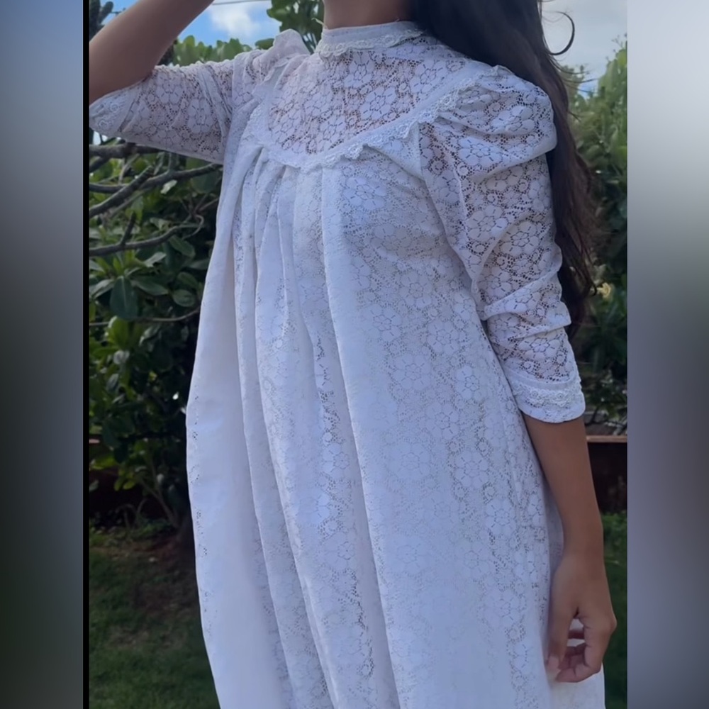 Vintage 🌺Hawaiian White Lace Maxi Dress